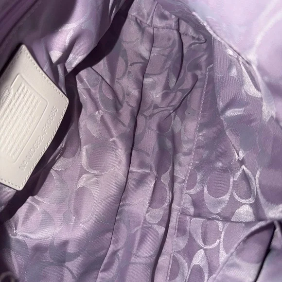 Vintage Coach Lavender Hampton  Convertible Shoulder Bag/ Hand bag # F10685 - Picture 13 of 15